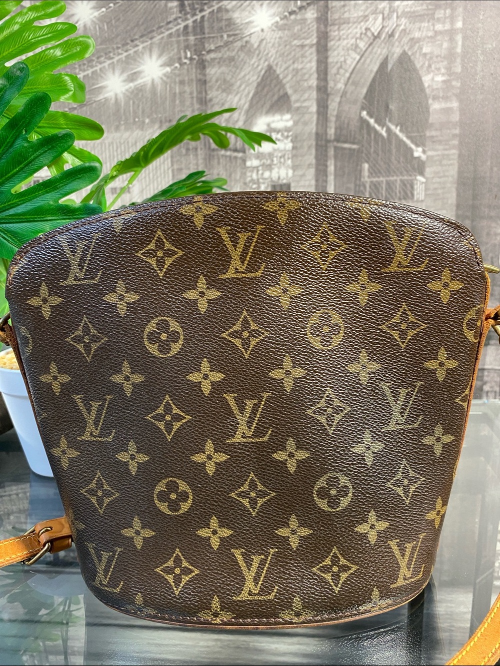 Authentic Louis Vuitton Vintage Monogram Brown Drouot Crossbody Bag - Picture 8 of 17